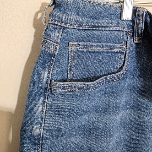 American Eagle Mom Shorts Womens sz 20 Medium Wash High Waisted Stretch Raw Hem - Picture 8 of 8